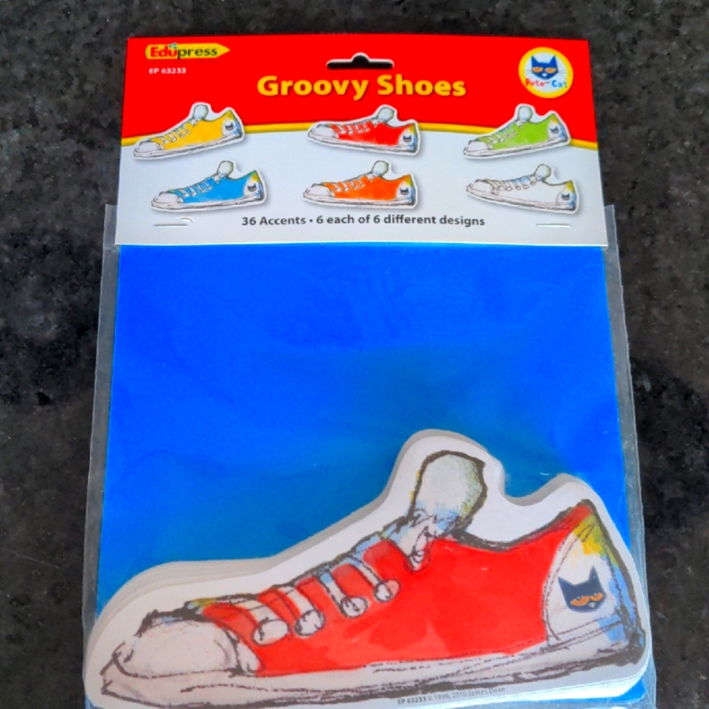 Groovy Shoes Accents Wall Sneakers